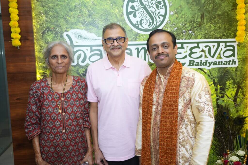 Ayurvedic Abhyanga herbal oil massage for skin wellness at Sharmayu Clinic Borivali